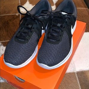 Women’s Nike revolution three size 9.5